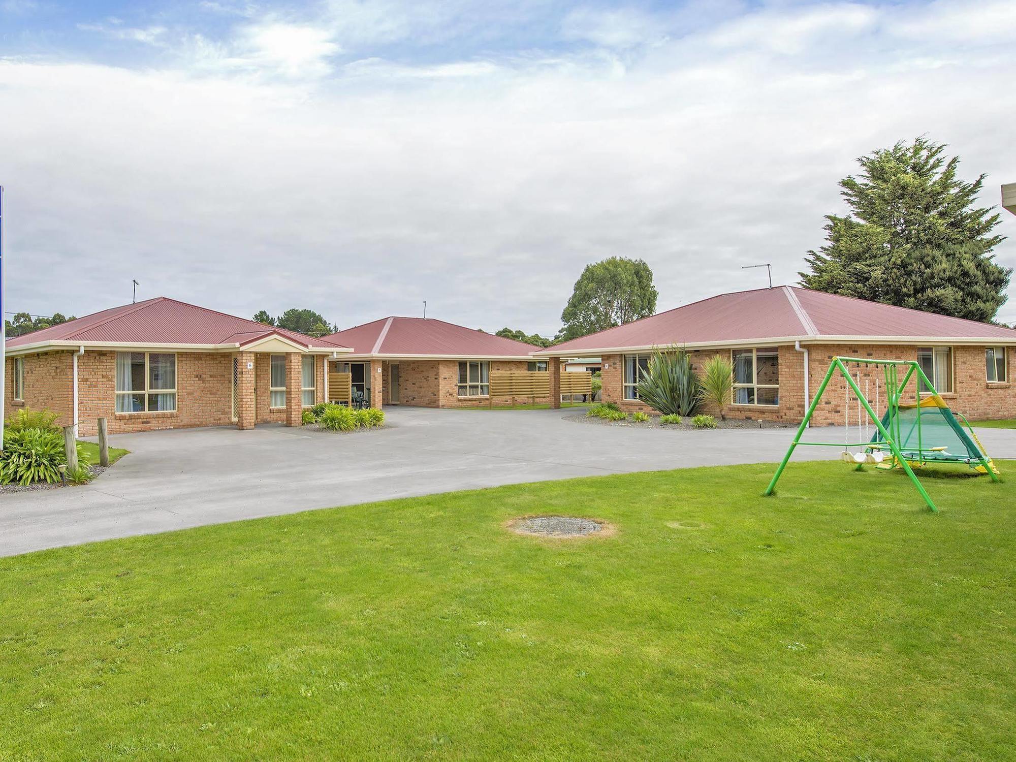 All Inn Strahan Holiday Units Exterior photo
